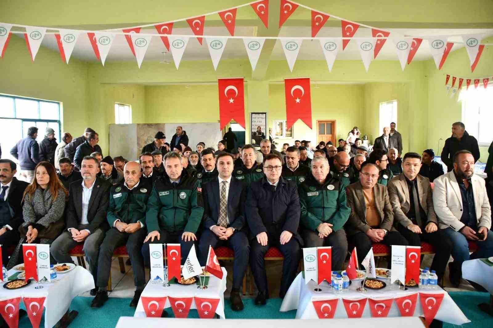 cavdarhisarda-arazi-toplulastirma-projesi-kapsaminda-tapu-teslim-toreni-duzenlendi