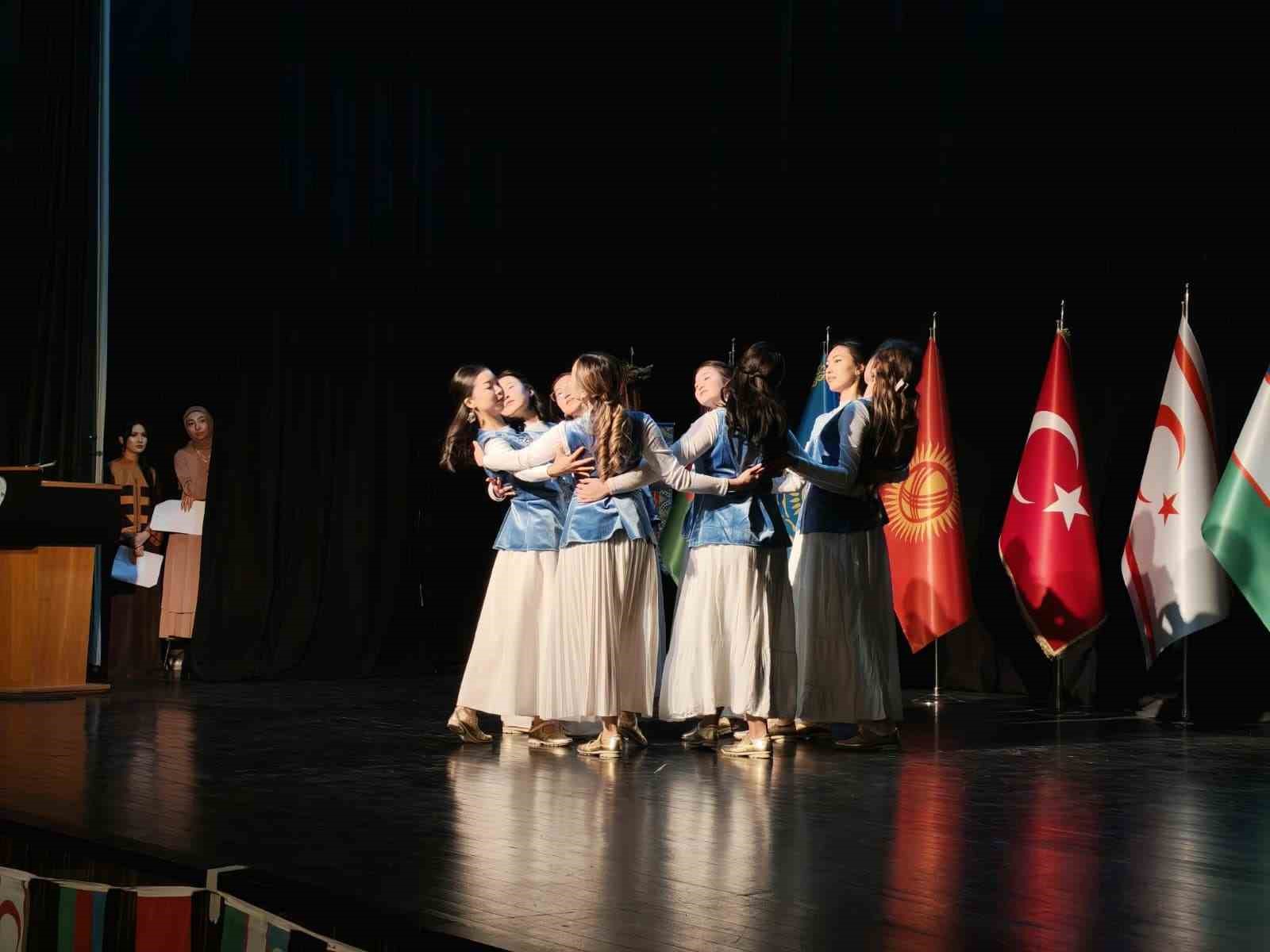 dunya-turk-dili-ailesi-gunu-eskisehirde-coskuyla-kutlandi
