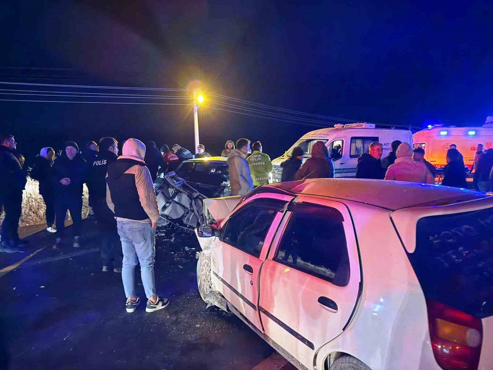 emette-iki-arac-kafa-kafaya-carpisti-4-yarali