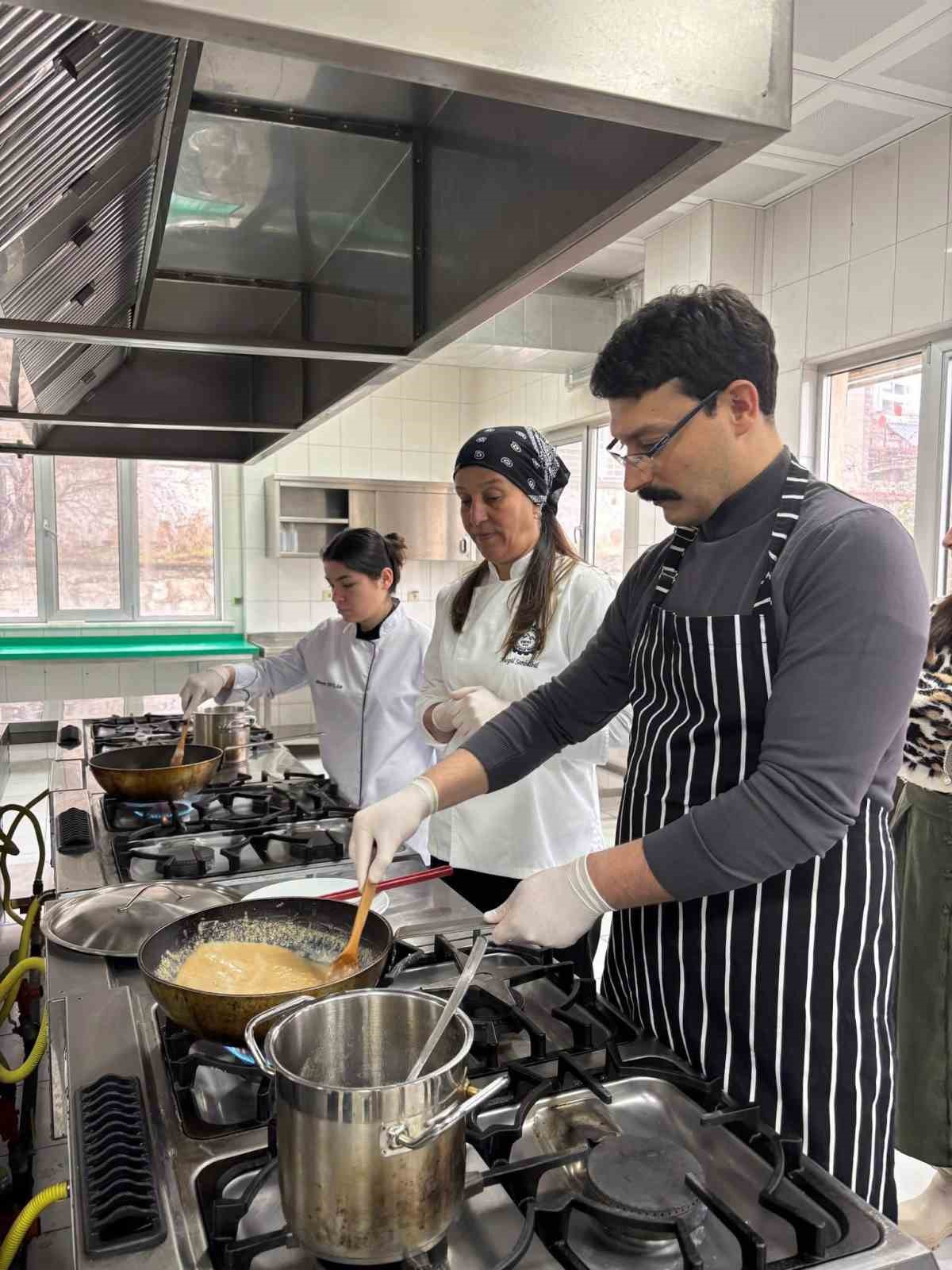 emirdag-kaymakami-yasin-akgul-kaymakam-mutfakta-etkinligine-katildi