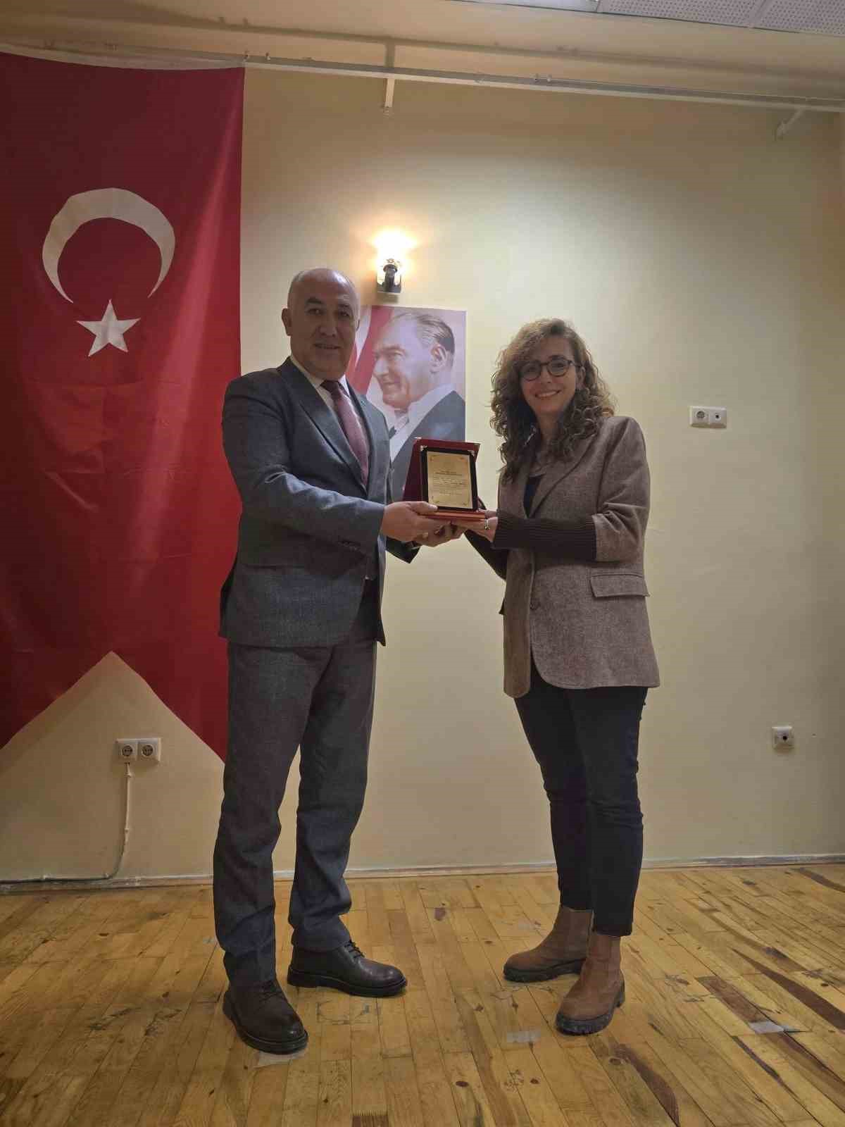 emirdagda-akran-zorbaligina-karsi-farkindalik-semineri-ilgi-gordu