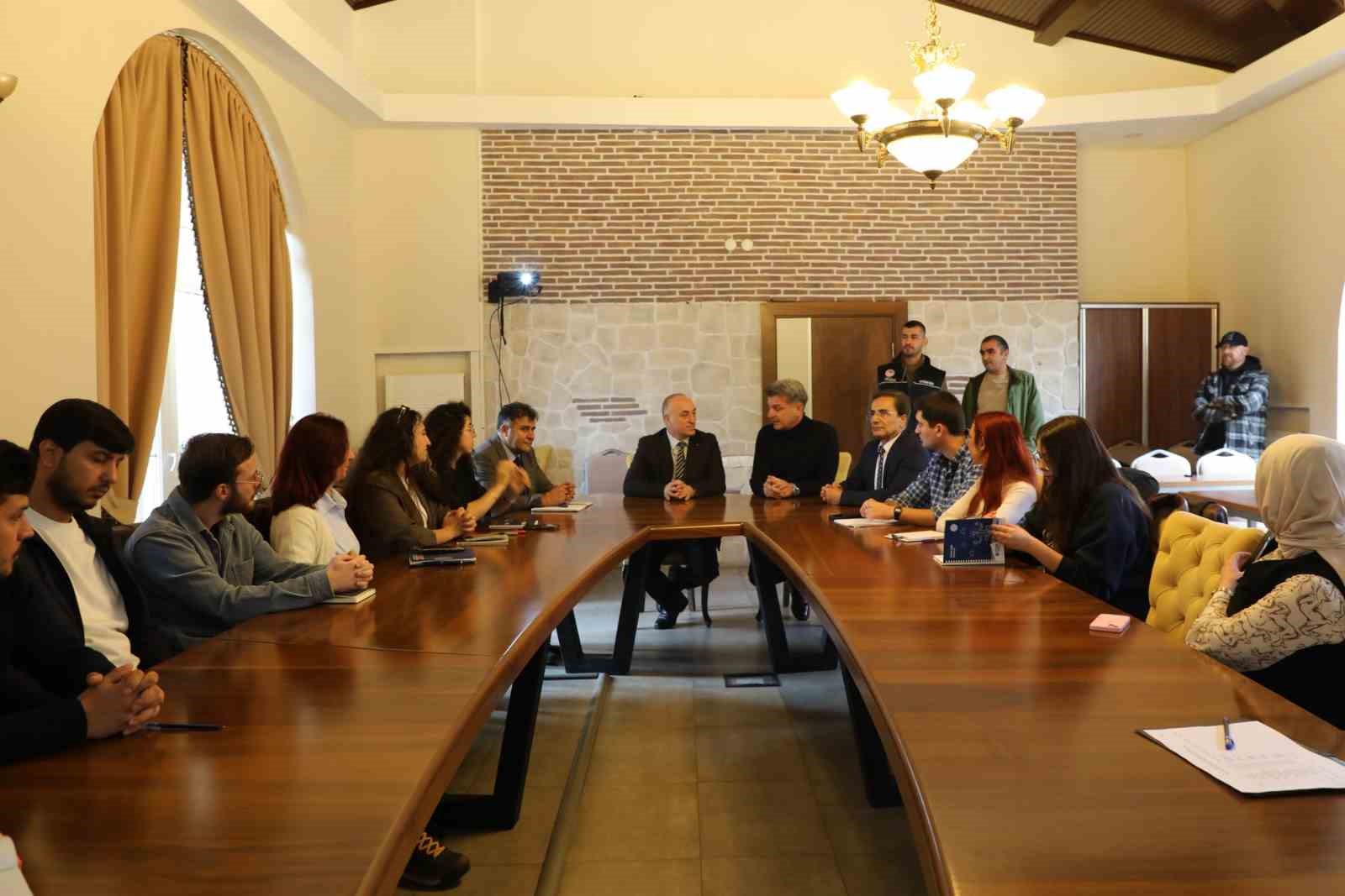 eskisehirde-kisraklarda-suni-tohumlama-egitimi-basariyla-tamamlandi