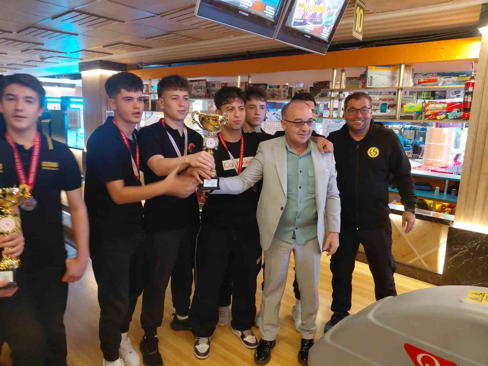 eskisehirde-okul-sporlari-bowling-musabakalari-tamamlandi