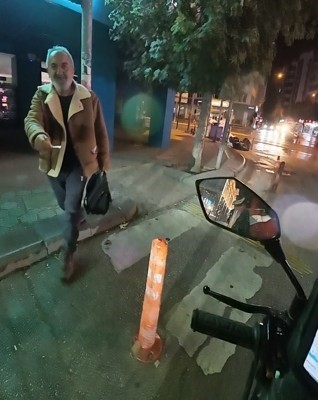 eskisehirde-yurek-isitan-karsilikli-hediyelesme-goruntuleri