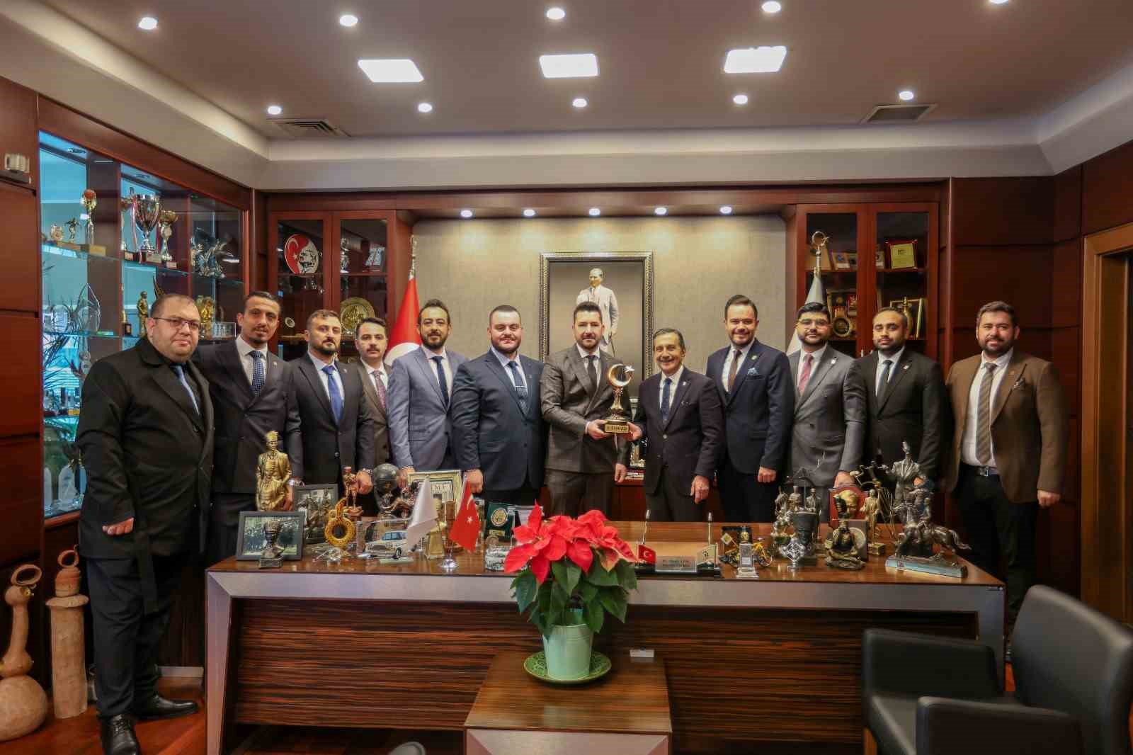 esmiaddan-eskisehirdeki-belediye-baskanlarina-ziyaret