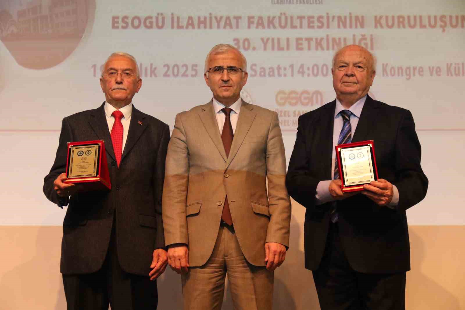 esogu-ilahiyat-fakultesinin-30-kurulus-yildonumu-etkinligi