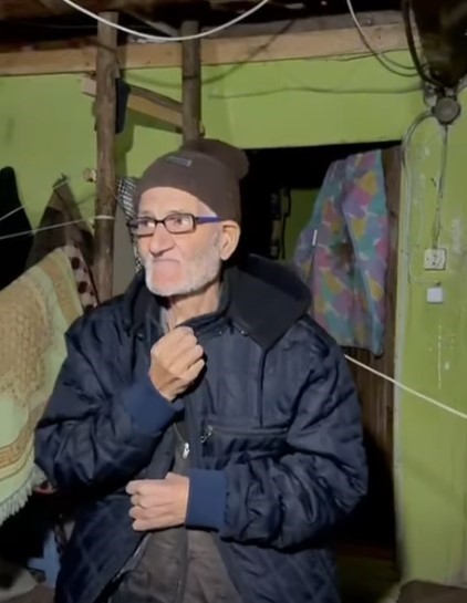 gedizde-yalniz-yasayan-yasli-adam-icin-yardim-dayanismasi