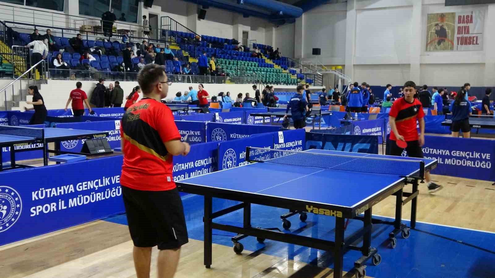 gencler-masa-tenisi-guneybati-bolge-musabakalari-kutahyada-basladi