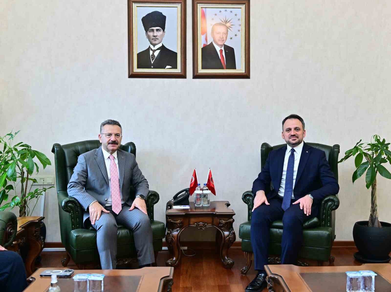 genclik-ve-spor-bakan-yardimcisi-eminogludan-eskisehir-valisi-aksoya-ziyaret