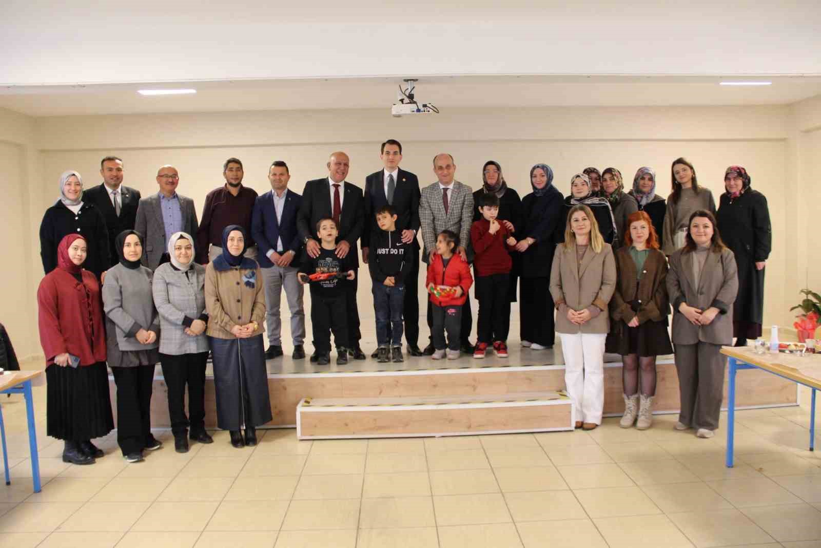 hisarcik-kaymakami-atam-engelli-bireylere-toplumun-her-alaninda-duyarlilik-gosterilmeli