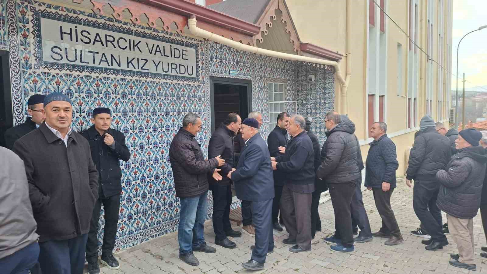 hisarcikta-umre-kafilesi-dualarla-ugurlandi