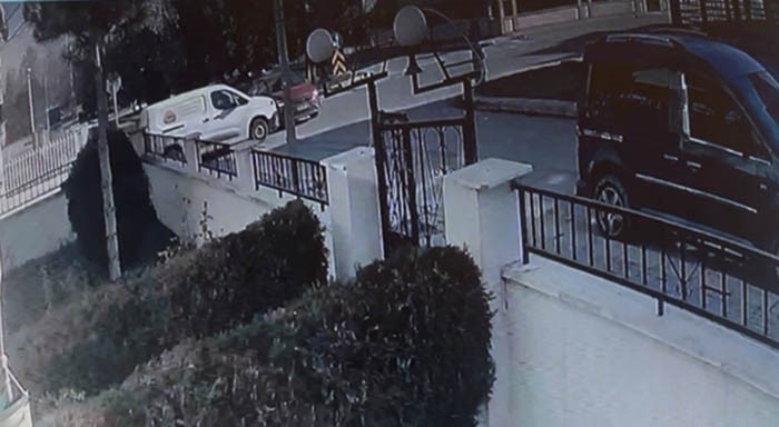 iki-aracin-hurdaya-dondugu-kaza-kameraya-yansidi