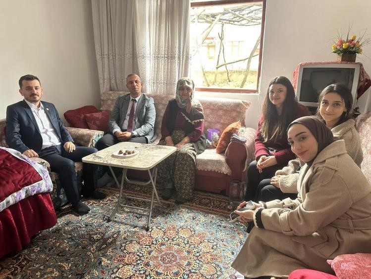 insana-deger-projesi-kapsaminda-golpazarinda-aileler-ile-bir-araya-gelindi