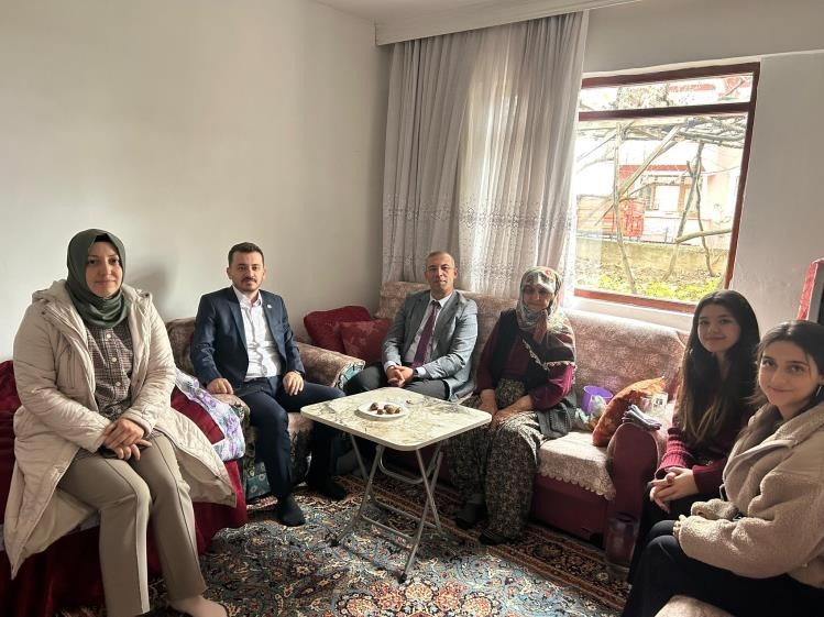 insana-deger-projesi-kapsaminda-golpazarinda-aileler-ile-bir-araya-gelindi