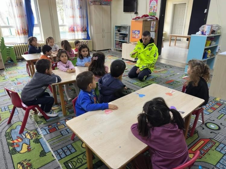 jandarma-ve-emniyetten-trafik-bilinci-calismasi