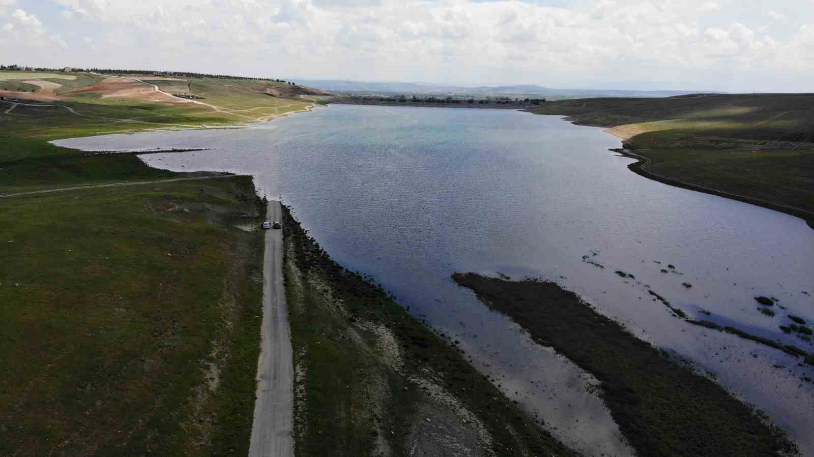 keskin-barajinin-2-yil-sureyle-cekilen-goruntuleri-kurakligi-gozler-onune-serdi