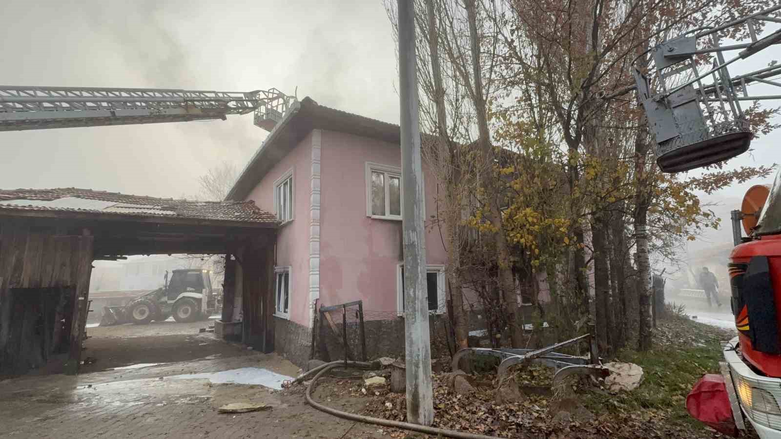 kis-ortasinda-evsiz-kaldilar