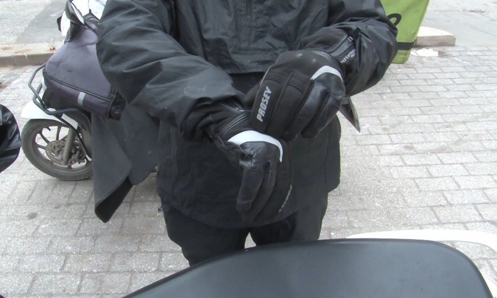 kuryelerin-kis-mevsiminde-zorlu-calisma-sartlari