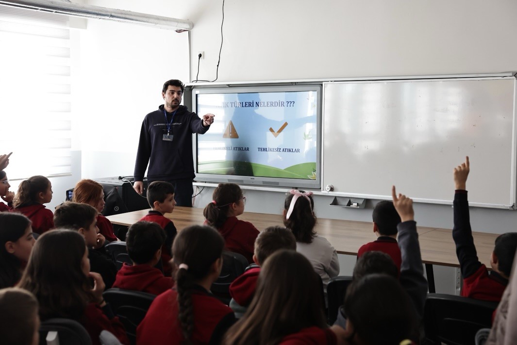 kutahya-belediyesinden-ogrencilere-sifir-atik-egitimi