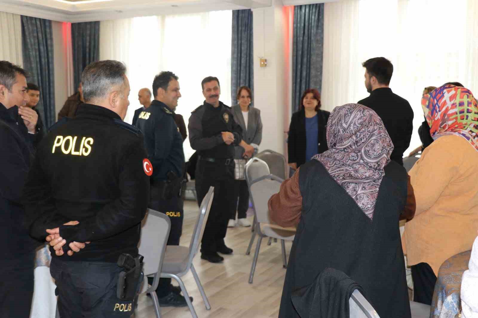 kutahya-emniyeti-sehit-aileleri-ve-gazilerle-kahvaltida-bulustu