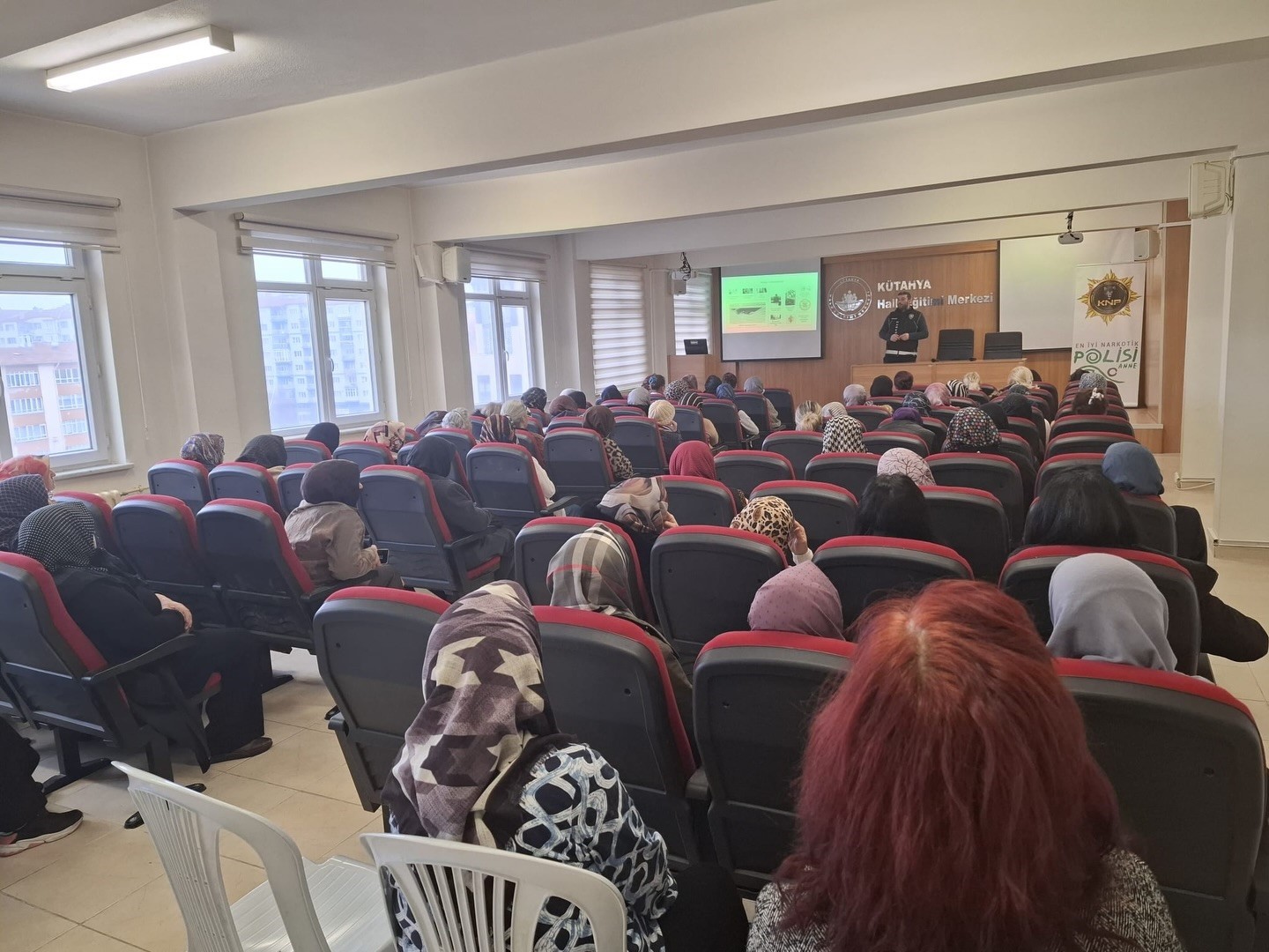 kutahya-emniyetinden-uyusturucu-ile-mucadelede-bilgilendirme-calismalari