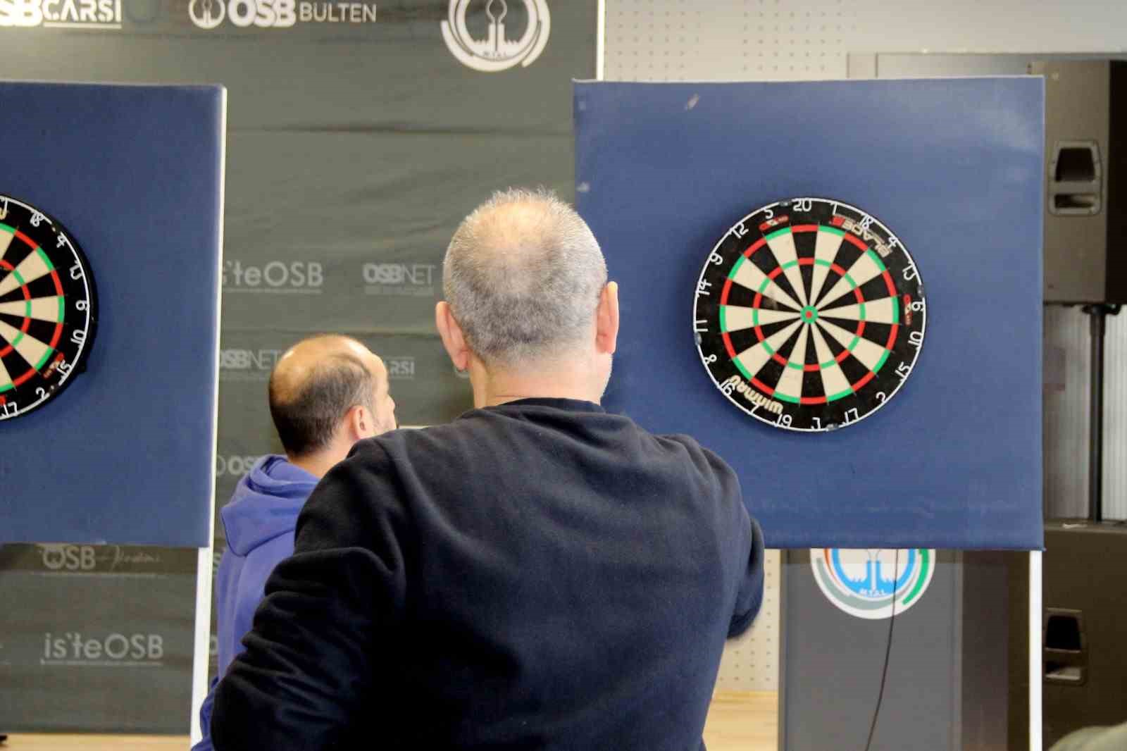 kutahya-osbde-firmalar-arasi-dart-turnuvasi-heyecani