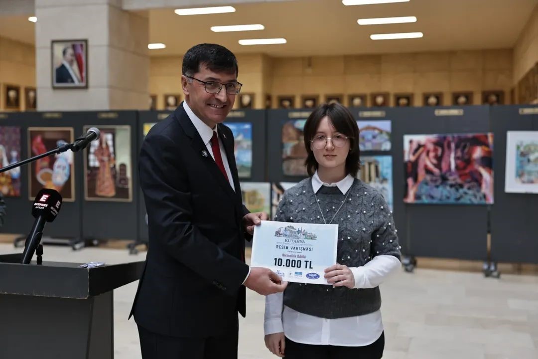 kutahya-resim-yarismasinda-oduller-sahiplerini-buldu