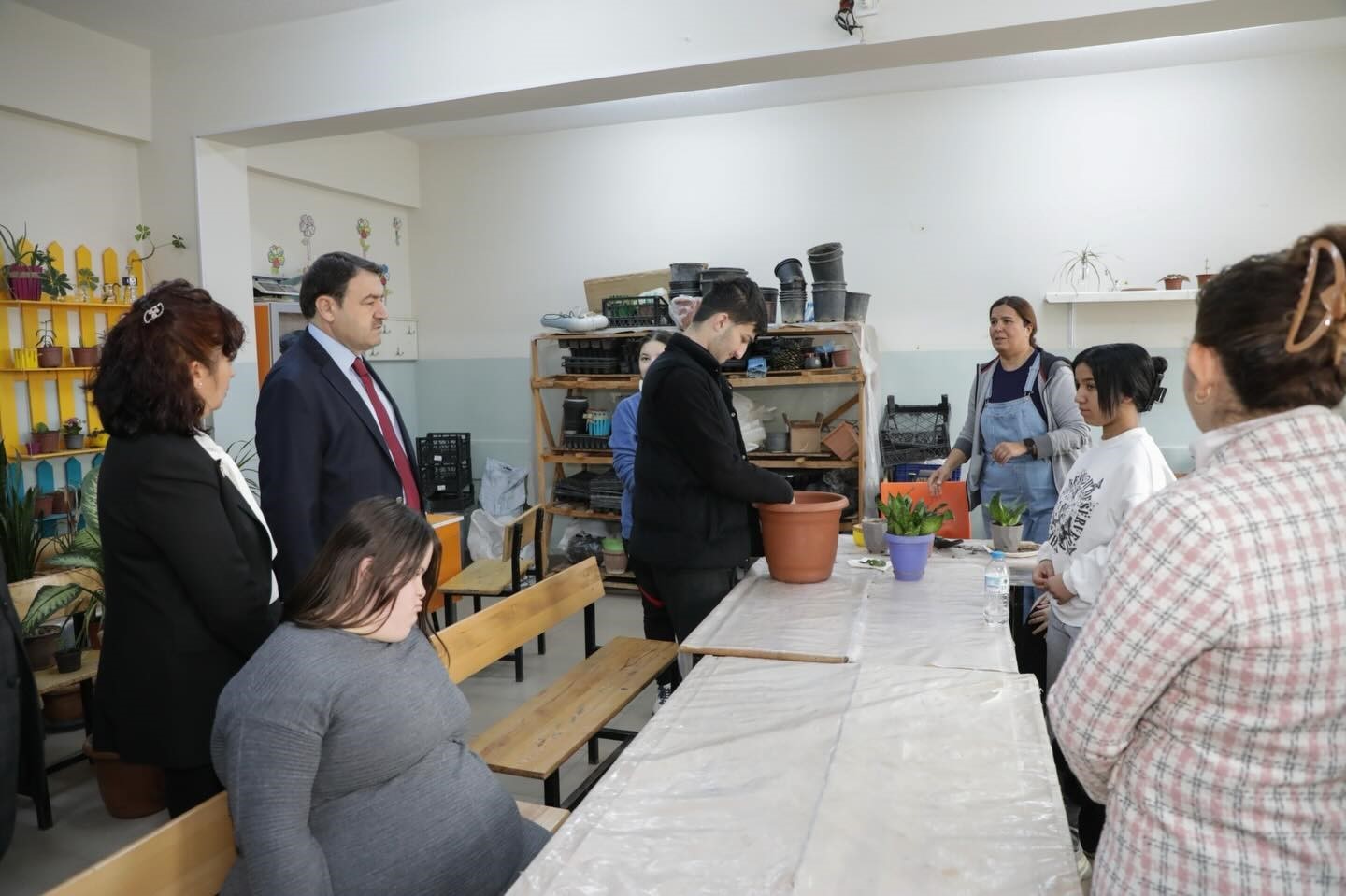 kutahya-valisi-isin-ozel-bireylerin-mesleki-beceriler-kazanmasi-ve-uretime-katilmasi-buyuk-onem-tasiyor