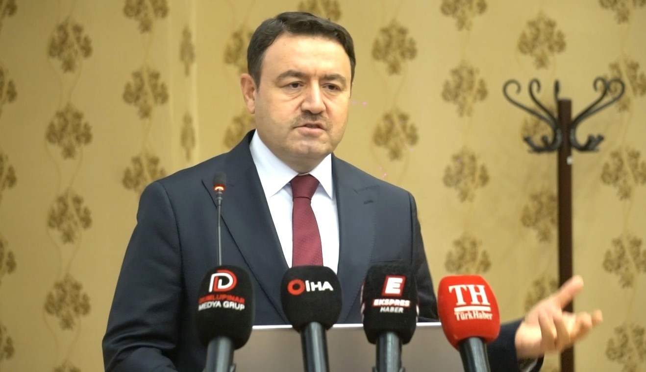 kutahya-valisi-isindan-kilise-restorasyonu-aciklamasi-tarihi-bir-degeri-sehrimize-kazandiracagiz