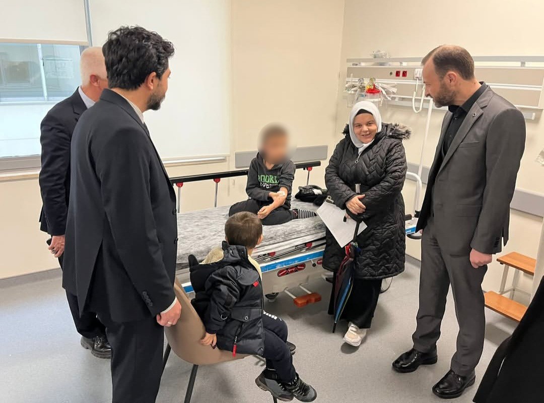 kutahyada-23-ogrenci-zehirlenme-suphesiyle-hastaneye-kaldirildi