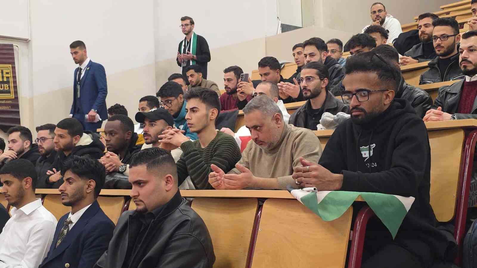 kutahyada-egitim-goren-suriyeli-ogrenciler-baas-rejiminin-devrilmesinin-birinci-yil-donumunu-kutladi