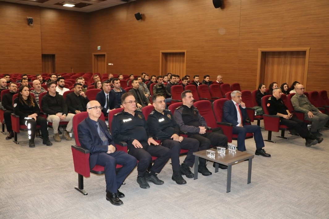 kutahyada-emniyet-personeline-intihar-saldirilarinin-tespiti-ve-alinacak-onlemler-konulu-seminer