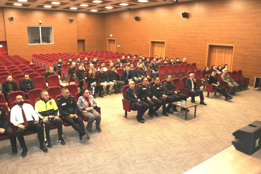 kutahyada-emniyet-personeline-intihar-saldirilarinin-tespiti-ve-alinacak-onlemler-konulu-seminer