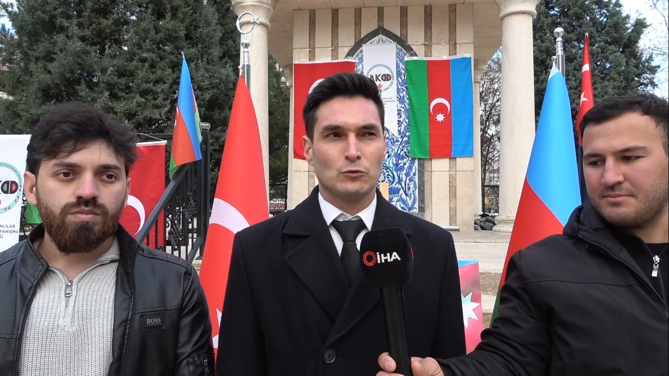 kutahyada-haydar-aliyevin-anisina-resim-sergisi