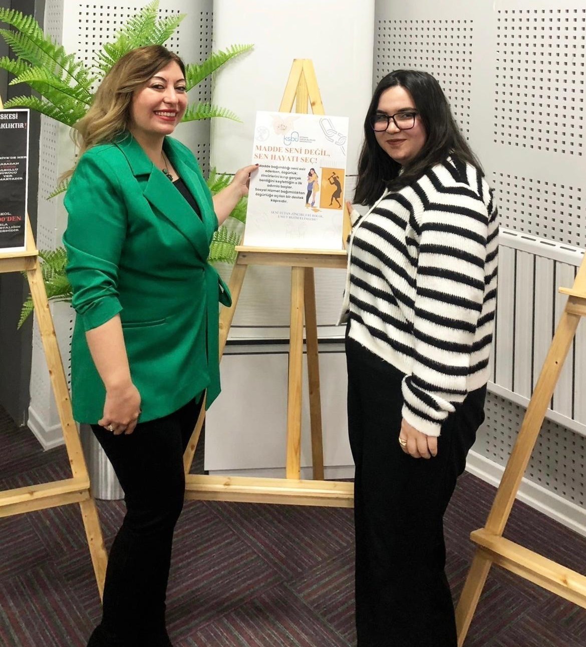 kutahyada-sosyal-hizmet-toplulugundan-bagimlilik-turleri-ve-sosyal-hizmet-mudahaleleri-egitimi