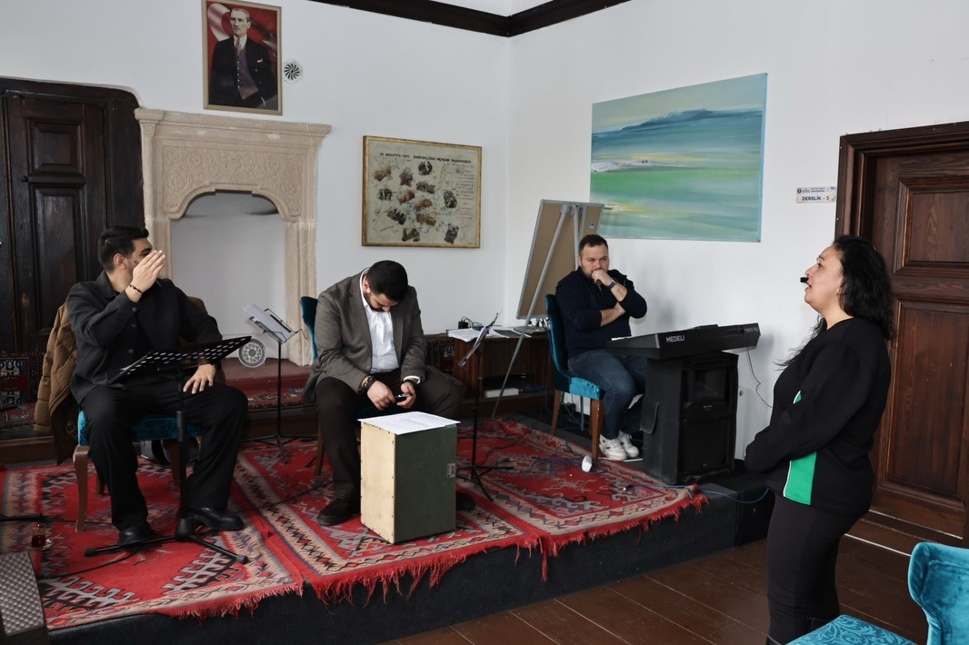 kutahyada-turk-halk-muzigi-yetenek-sinavi-duzenlendi