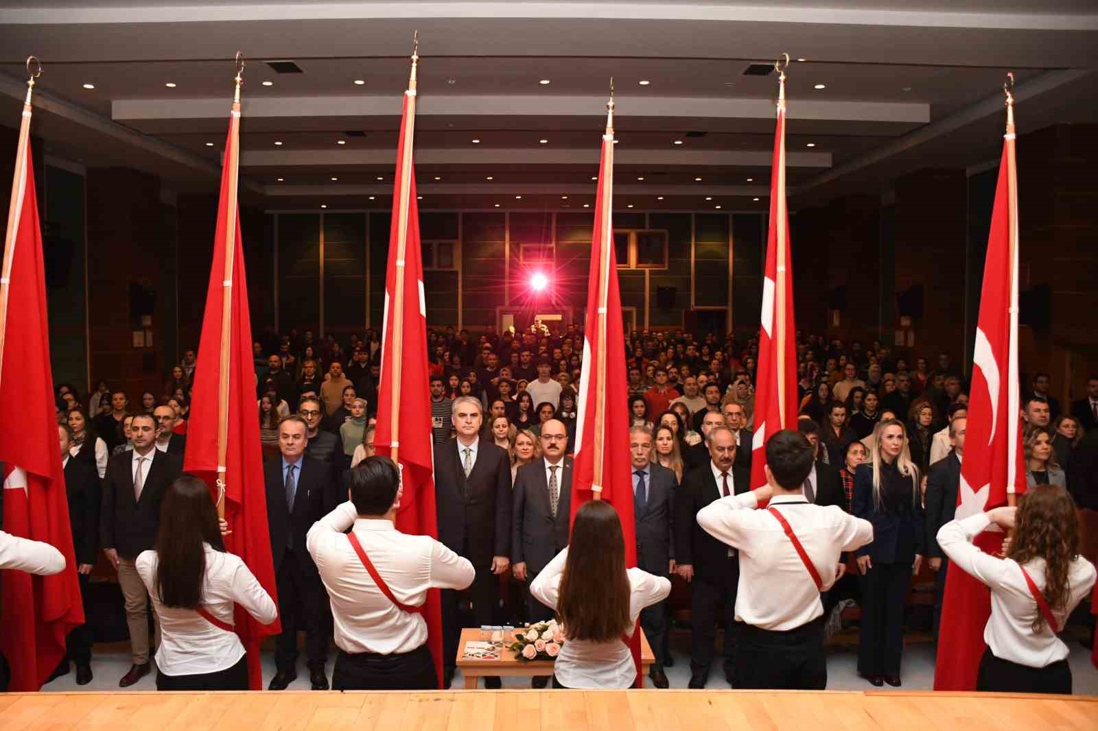 mehmet-akif-ersoyu-anma-programi-duzenlendi