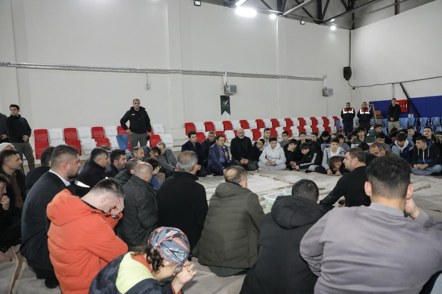 murat-dagi-genclik-kampinda-gece-etkinligi