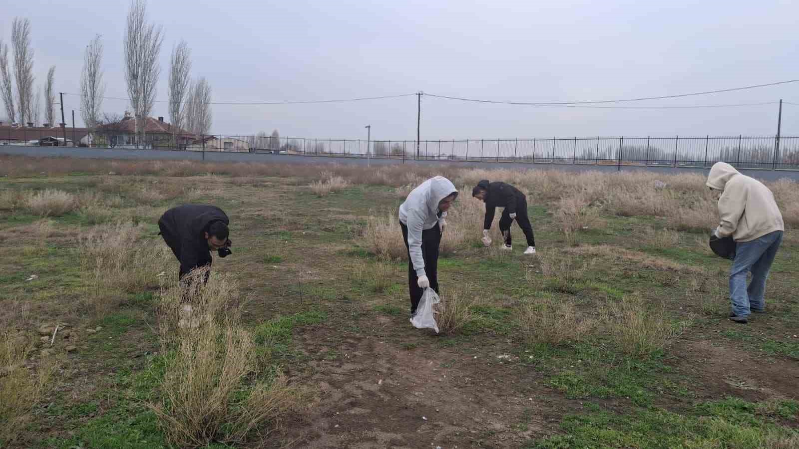 ogrenciler-dunya-gonulluler-gununde-bos-durmadi