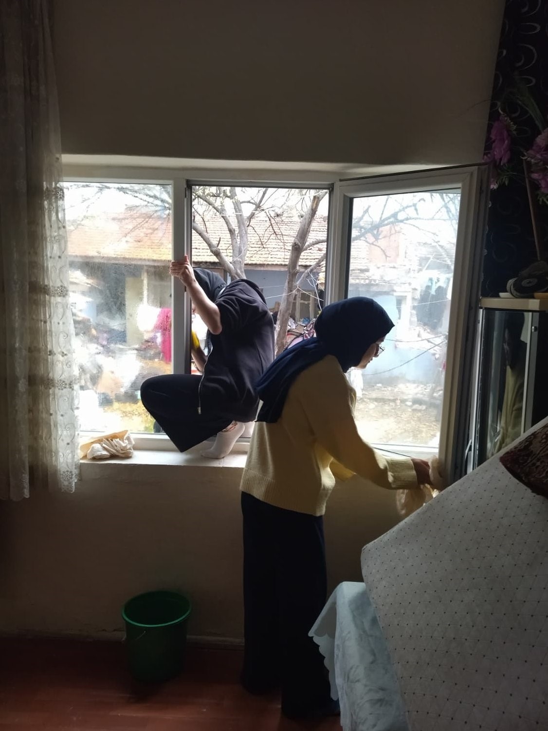 ogrenciler-dunya-gonulluler-gununde-bos-durmadi