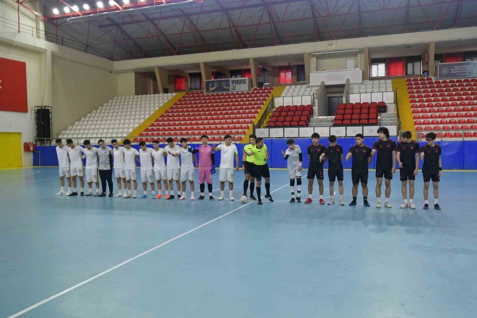 okul-sporlari-genc-a-erkek-futsal-musabakalari-basladi
