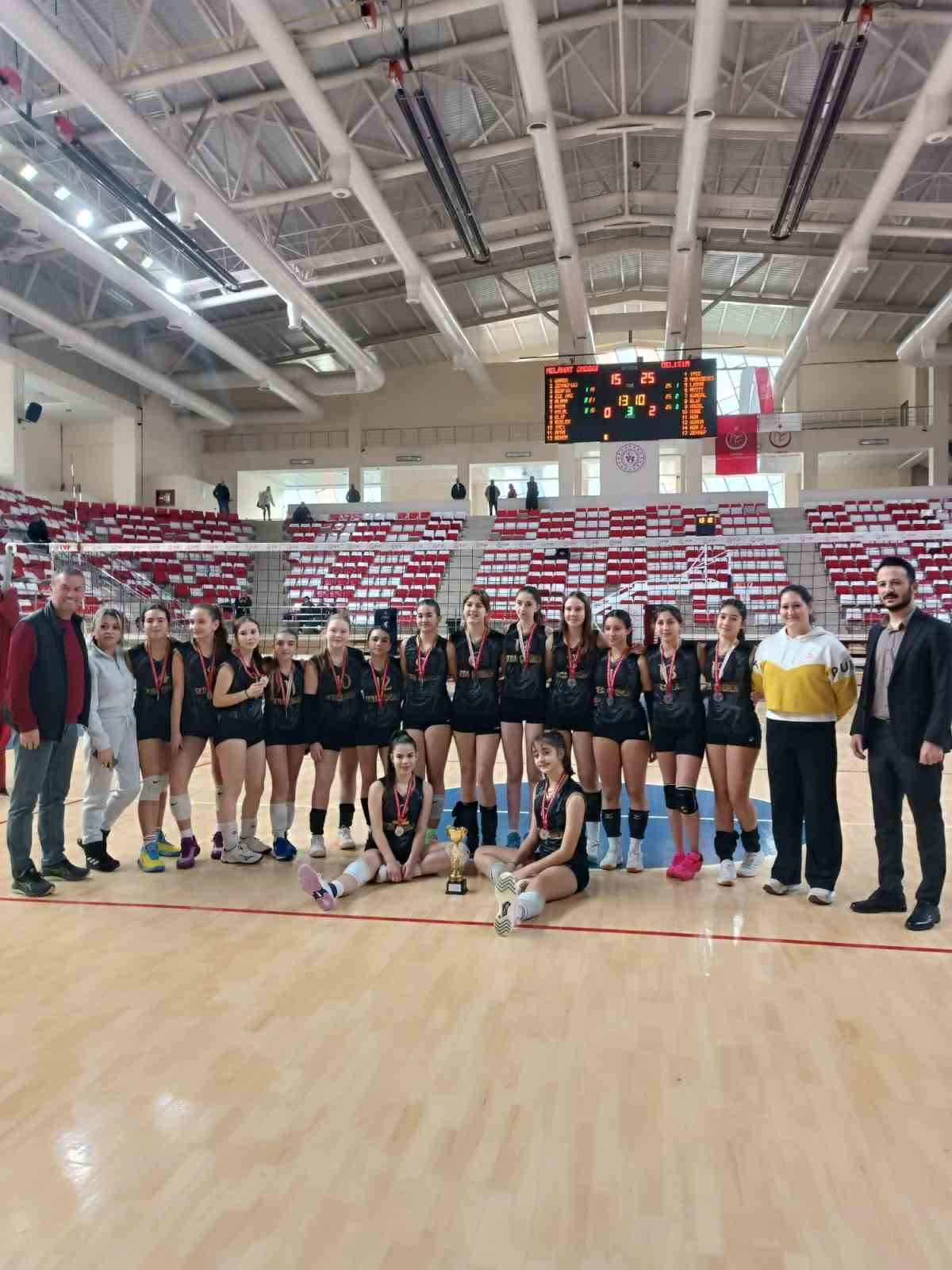 okul-sporlari-voleybol-yildiz-kizlar-musabakalari-sonuclandi