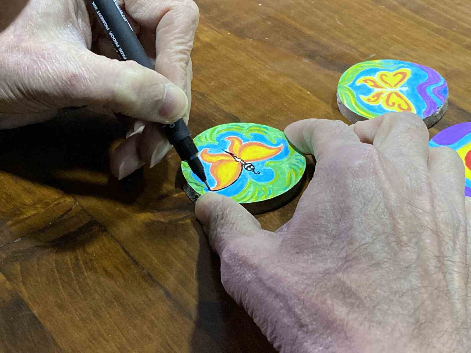 onun-karikatur-cizim-sevgisi-bitmedi