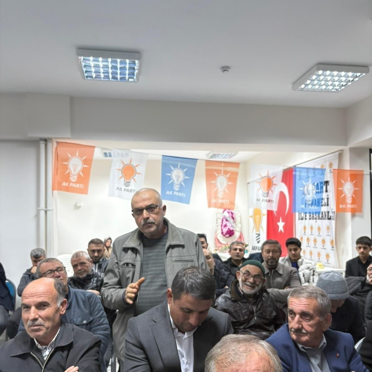 osmanelinin-yol-haritasi-ak-parti-toplantisinda-belirlendi