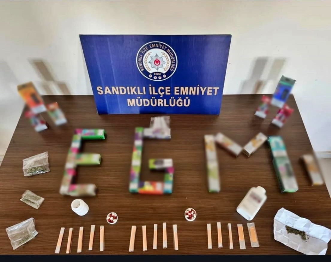 polis-9-bin-217-sahsin-kimlik-sorgulamasini-yapti