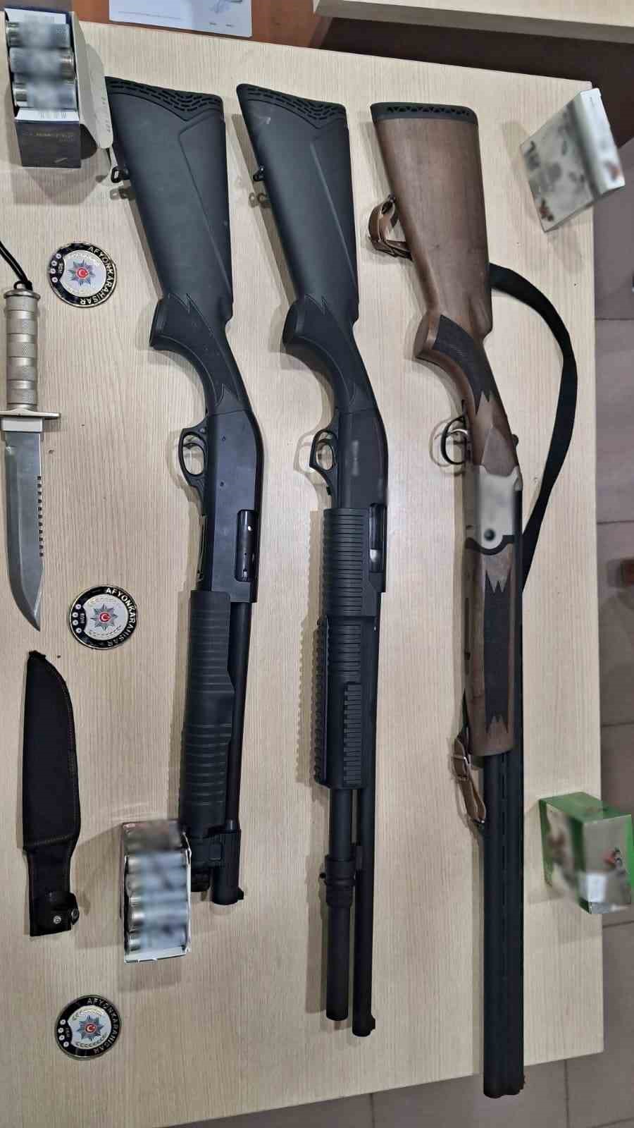 polis-9-bin-217-sahsin-kimlik-sorgulamasini-yapti