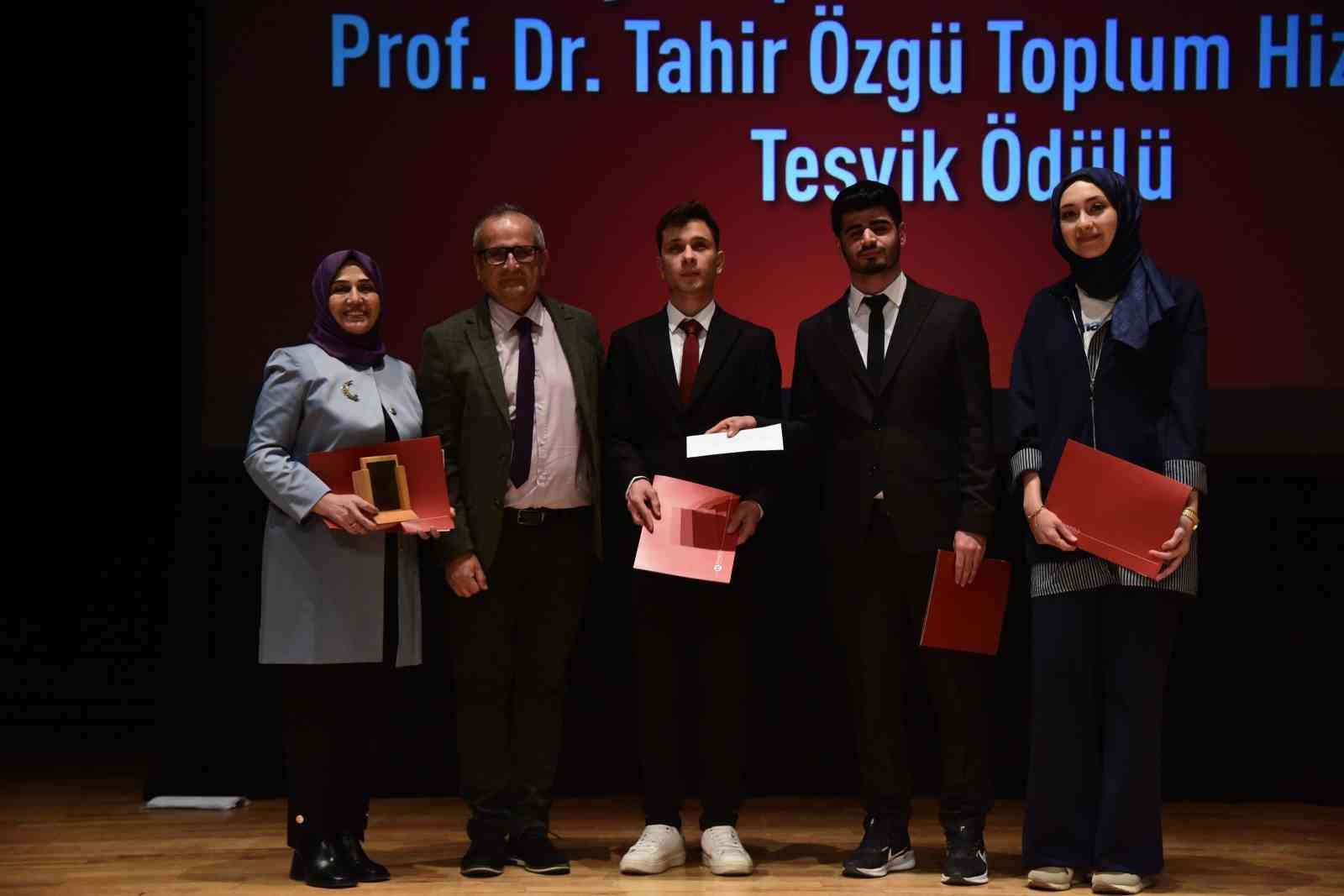 prof-dr-yahya-ozsoy-toplum-hizmetleri-odulleri-sahiplerini-buldu