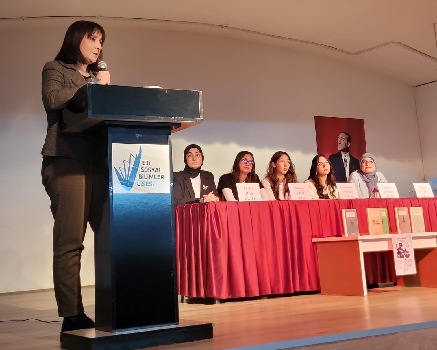 sait-faik-abasiyanik-paneli-yapildi