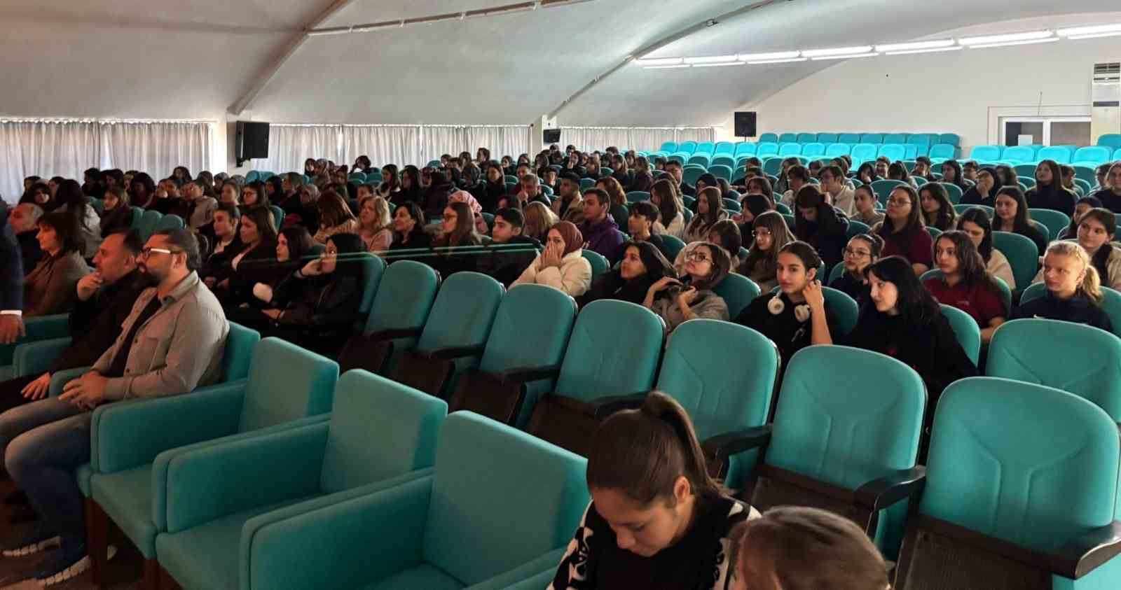 sait-faik-abasiyanik-paneli-yapildi