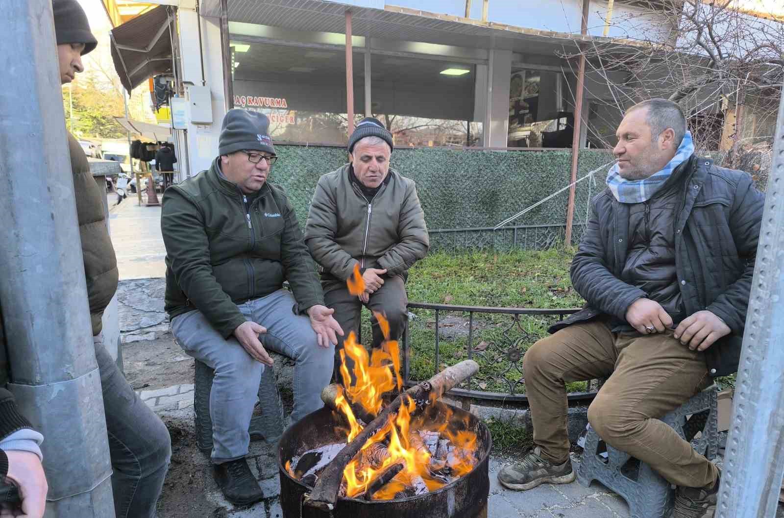 soguk-havalar-en-fazla-pazarci-esnafini-etkiledi